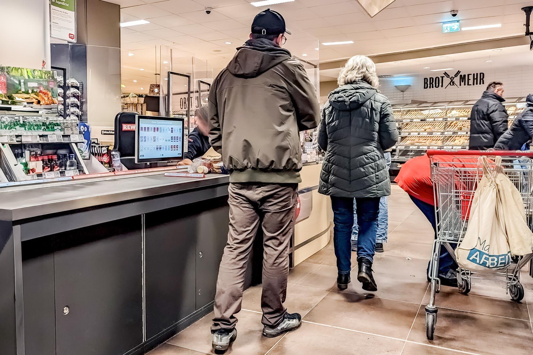 13 Rude Things You Should Never Do At The Grocery Store 