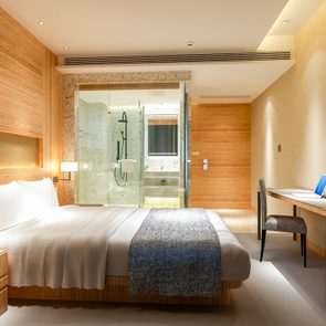 The 10 Dirtiest Spots In Every Hotel Room Gettyimages 1677784097 Stedit